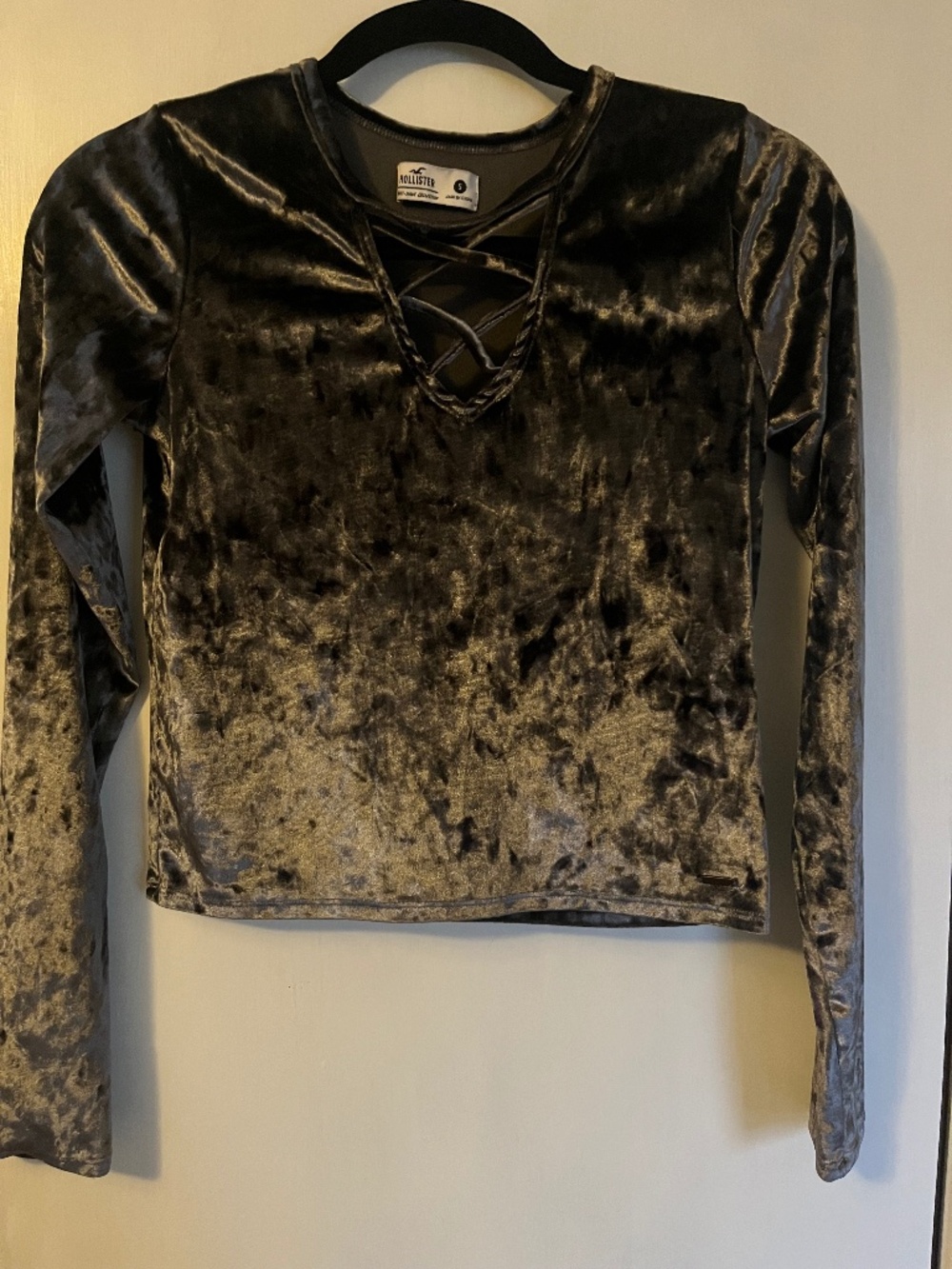 Hollister velour crop